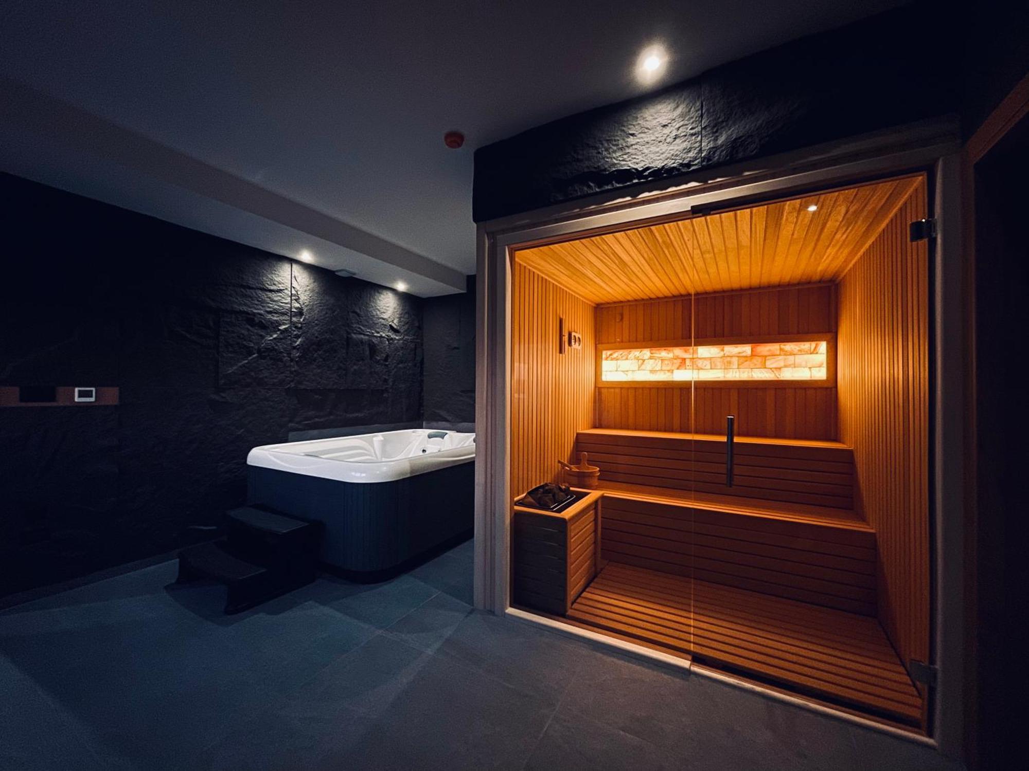 Mozaik Apartments & Spa - Modern 4-Star Apartments With Exclusive Private Spa Wellness In The City Center - Sauna, Jacuzzi, Turkish Bath - Free Parking, Wi-Fi - Rooms & Apartments Ćuprija Esterno foto