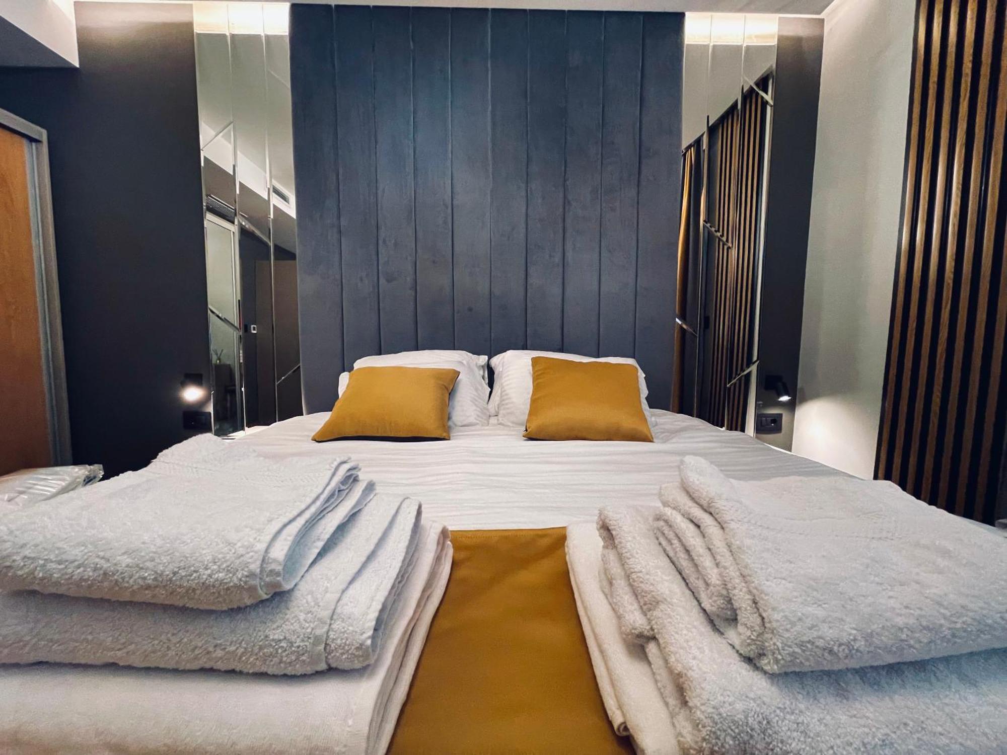 Mozaik Apartments & Spa - Modern 4-Star Apartments With Exclusive Private Spa Wellness In The City Center - Sauna, Jacuzzi, Turkish Bath - Free Parking, Wi-Fi - Rooms & Apartments Ćuprija Esterno foto