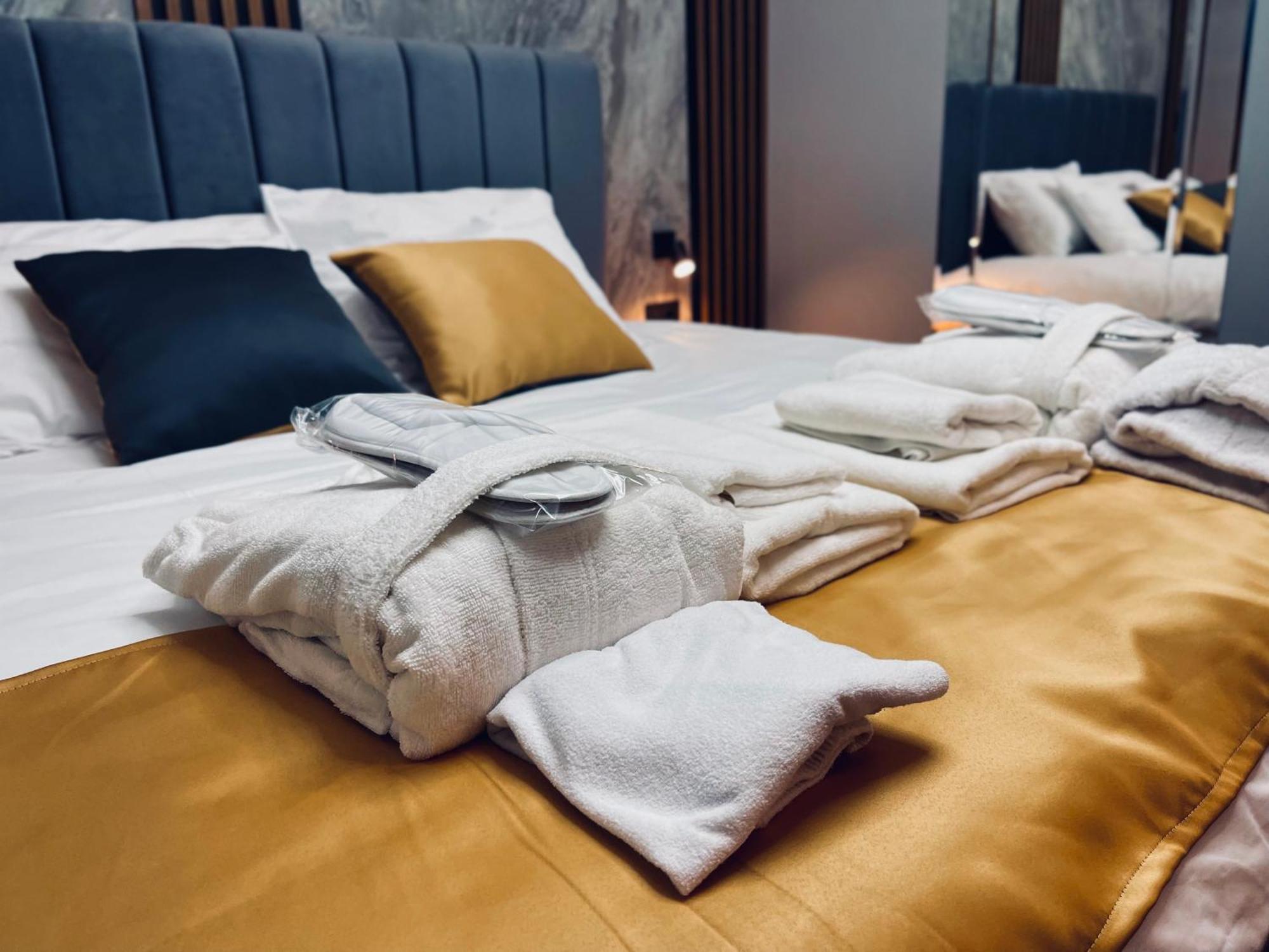 Mozaik Apartments & Spa - Modern 4-Star Apartments With Exclusive Private Spa Wellness In The City Center - Sauna, Jacuzzi, Turkish Bath - Free Parking, Wi-Fi - Rooms & Apartments Ćuprija Esterno foto