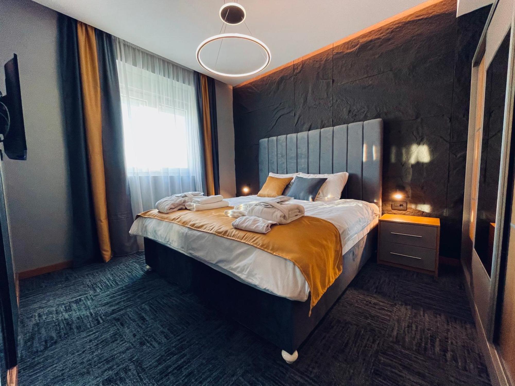 Mozaik Apartments & Spa - Modern 4-Star Apartments With Exclusive Private Spa Wellness In The City Center - Sauna, Jacuzzi, Turkish Bath - Free Parking, Wi-Fi - Rooms & Apartments Ćuprija Esterno foto